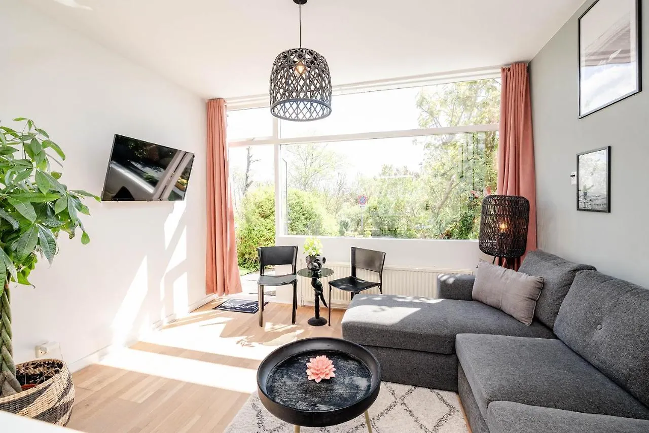 Amsterdam Beach Apartment 1, Private Garden Zandvoort