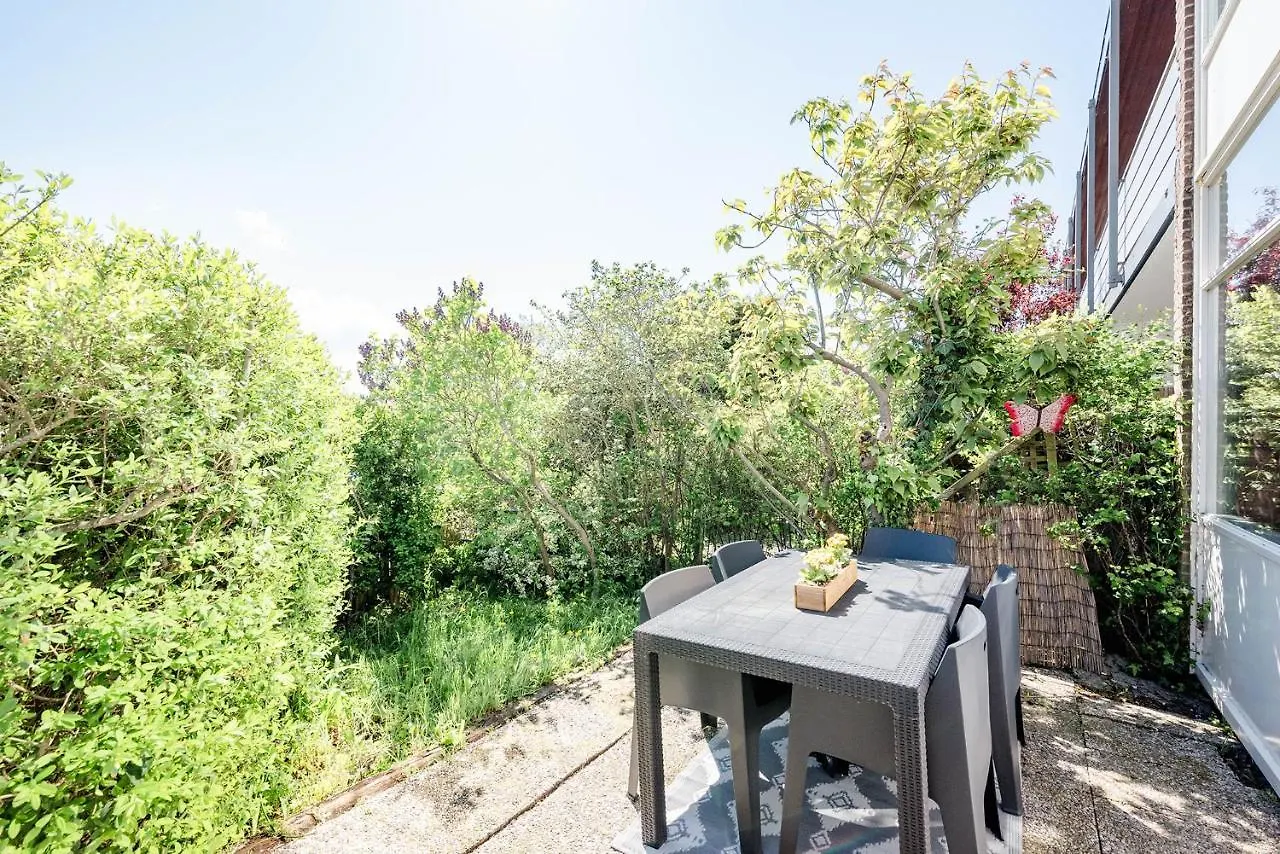 Amsterdam Beach Apartment 1, Private Garden Zandvoort